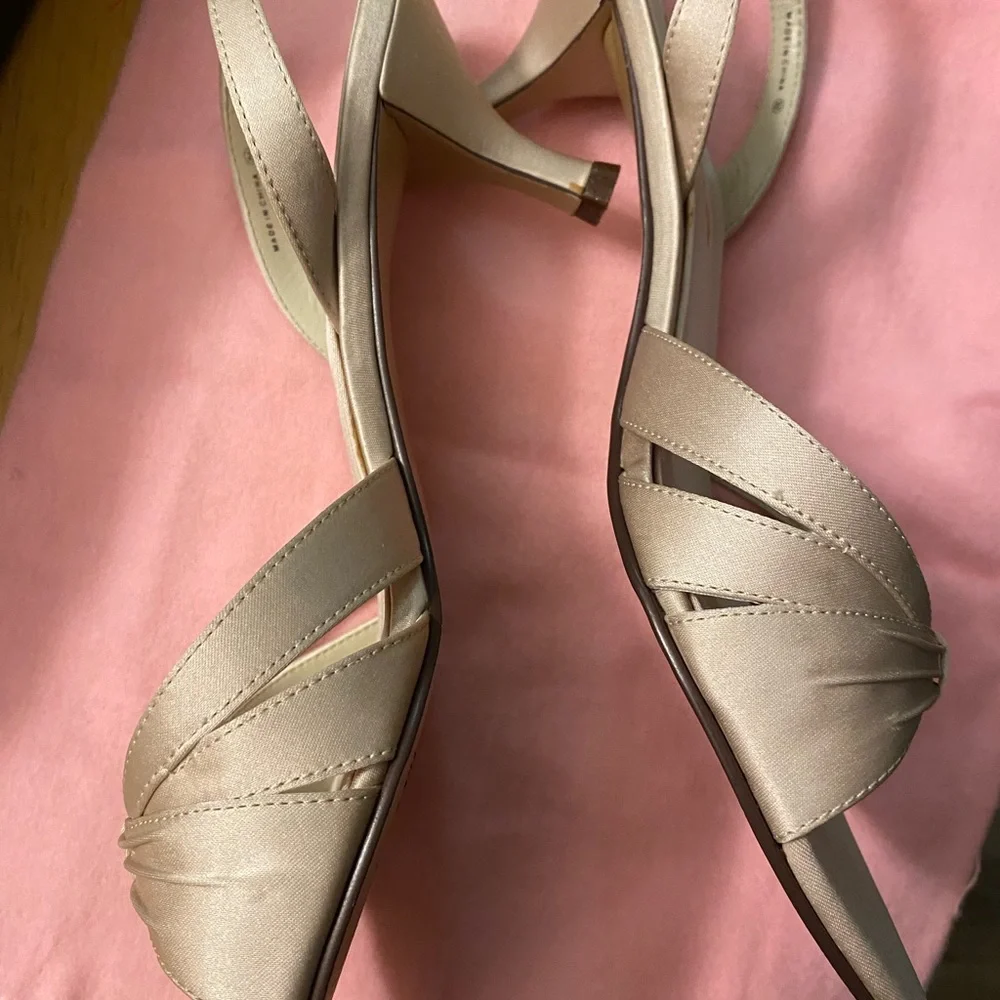 Nina champagne satin formal heel - Picture 5 of 8